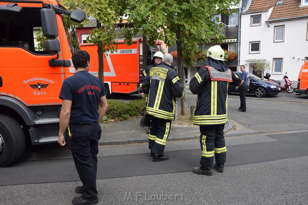 Dachstuhlbrand Koeln Poll Geislarerstr P006.JPG - Miklos Laubert